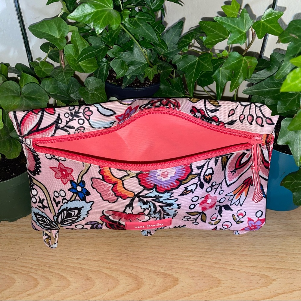 Vera Bradley Set of Bags. - Picture 13 of 15